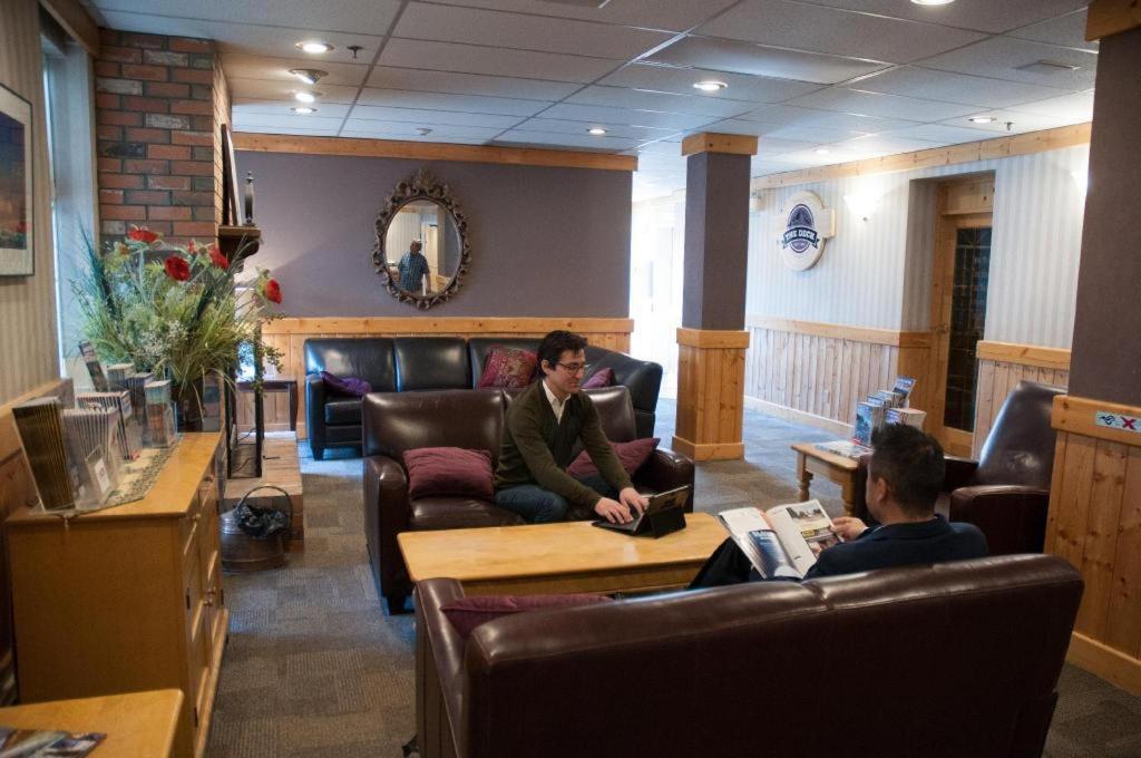 Coast High Country Inn Whitehorse Esterno foto