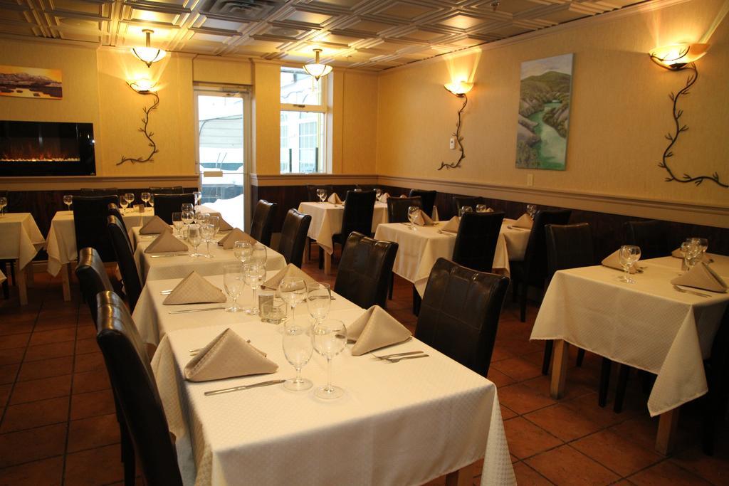 Coast High Country Inn Whitehorse Esterno foto