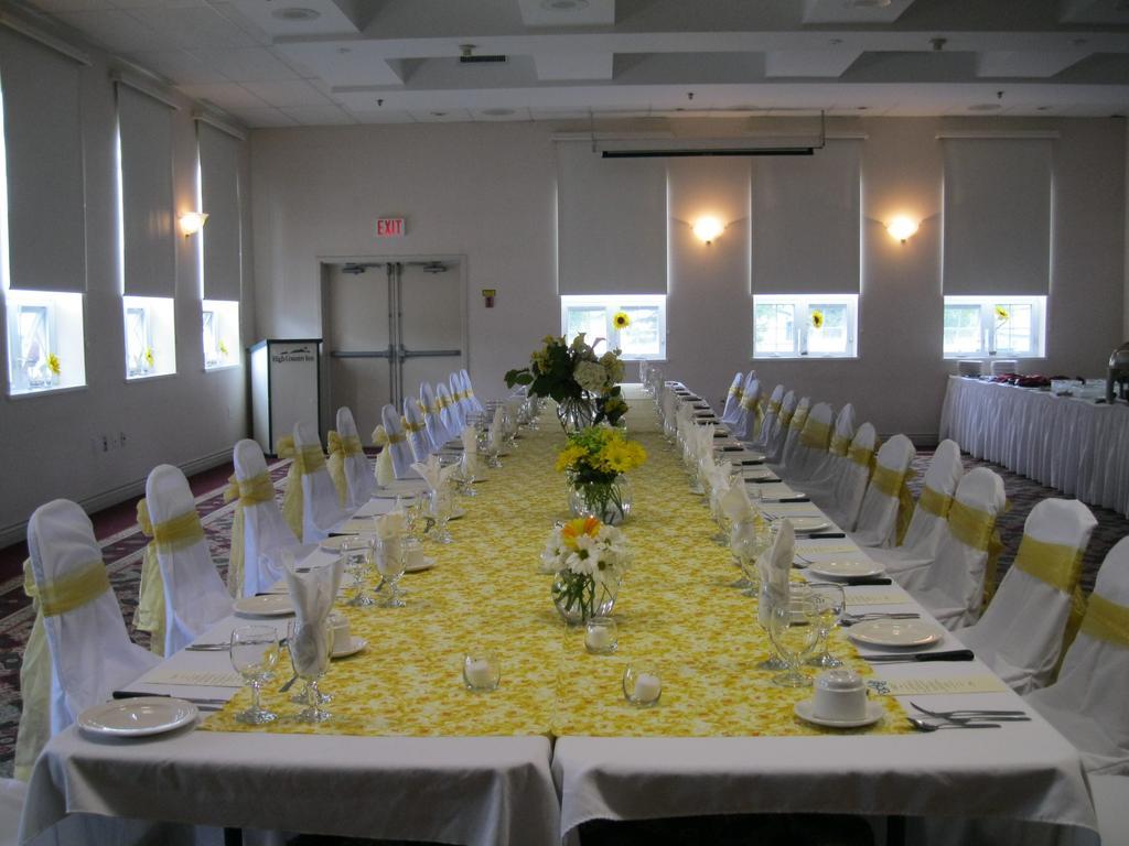 Coast High Country Inn Whitehorse Esterno foto